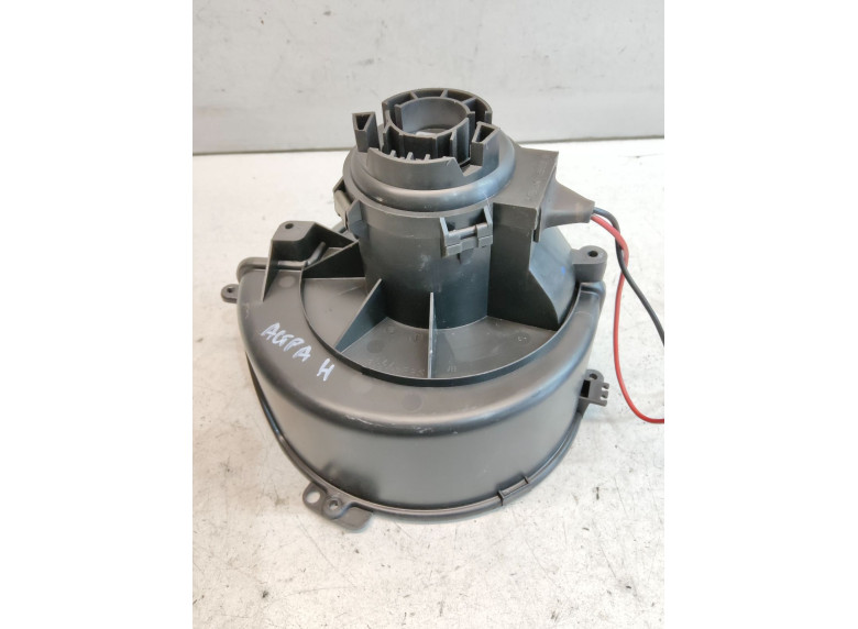 Моторчик печки к Opel Astra, 2005г.