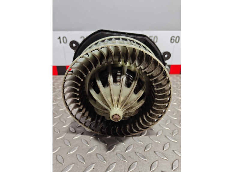 Моторчик печки к Mercedes E W211, 2003г.