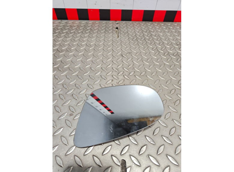 Стекло зеркала наружного правого к Volkswagen Golf, 2010г.