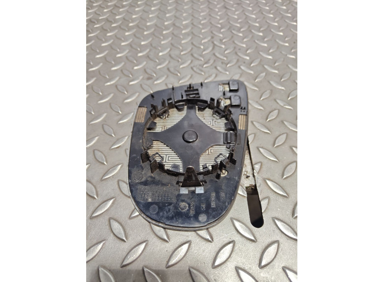 Стекло зеркала наружного правого к Volkswagen Golf, 2010г.