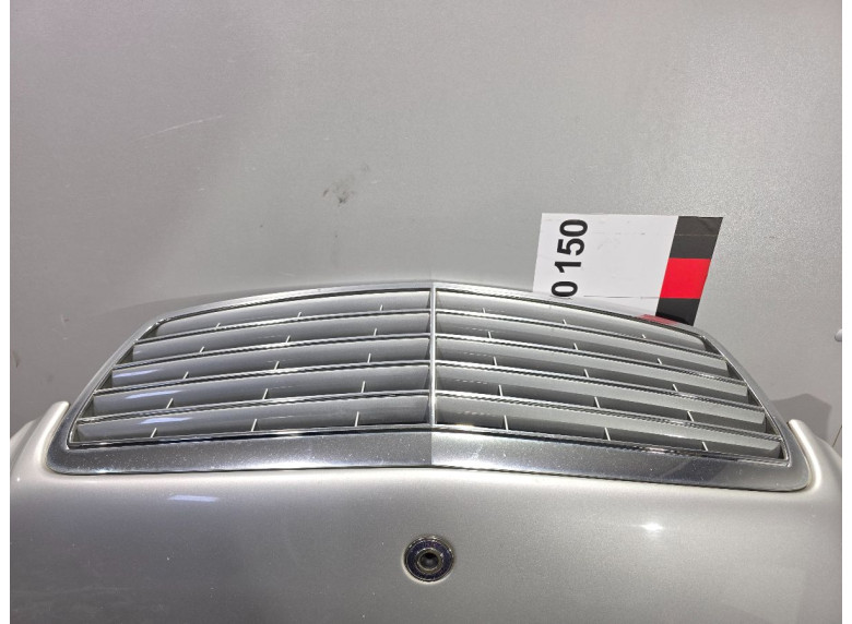 Решетка радиатора к Mercedes E W211, 2005г.