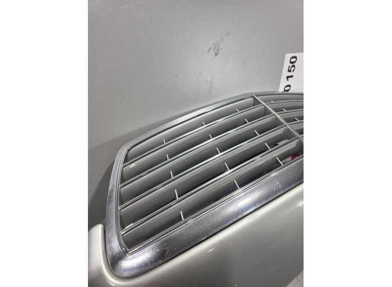 Решетка радиатора к Mercedes E W211, 2005г.