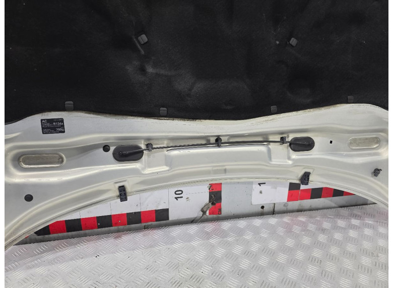 Капот к Volkswagen Passat, 1999г.