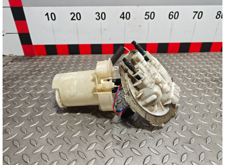 Насос топливный к Opel Vectra, 2005г.