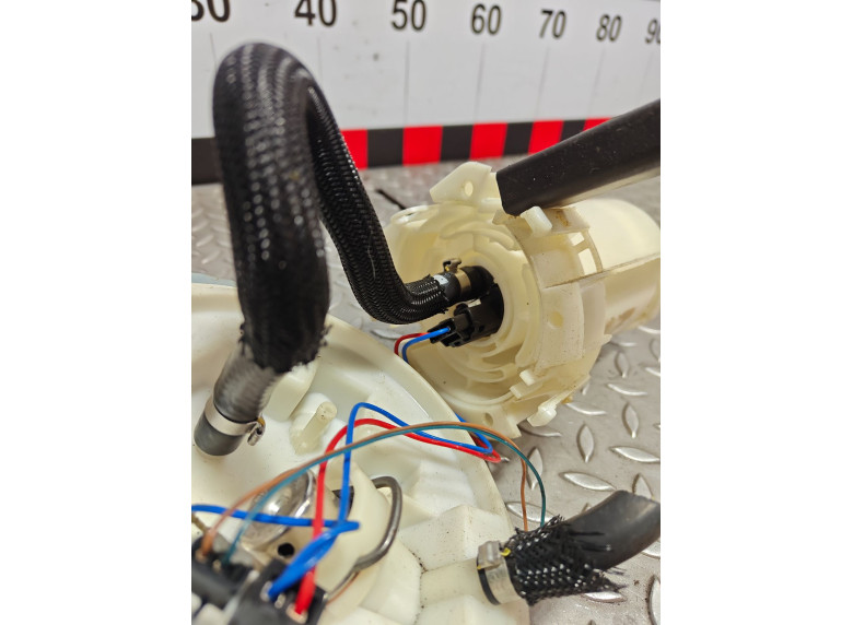 Насос топливный к Opel Vectra, 2005г.