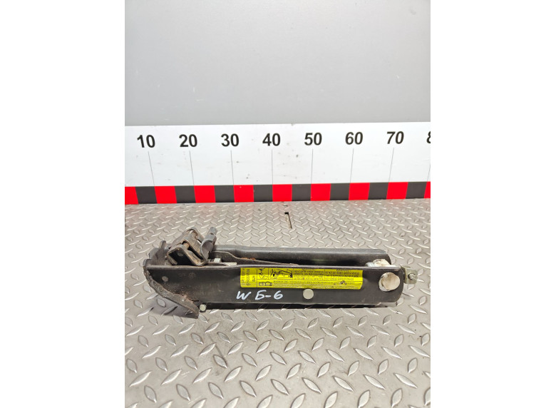 Домкрат к Volkswagen Passat, 2007г.