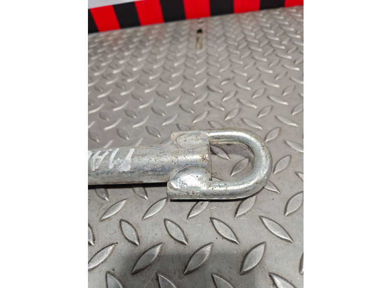 Крюк буксировочный к Renault Master, 2011г.