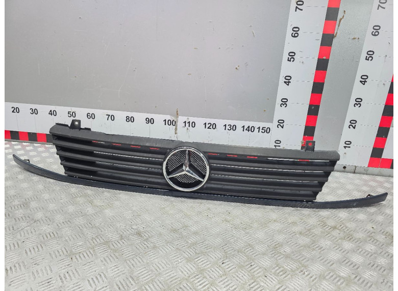Решетка радиатора к Mercedes Vito W638, 1999г.