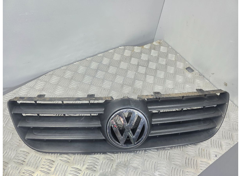 Решетка радиатора к Volkswagen Polo, 2006г.