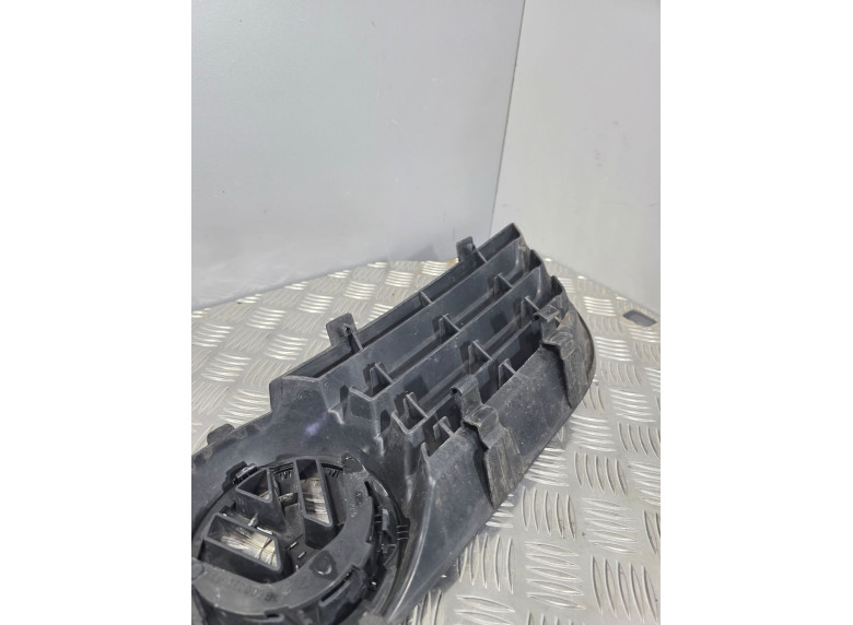 Решетка радиатора к Volkswagen Polo, 2006г.