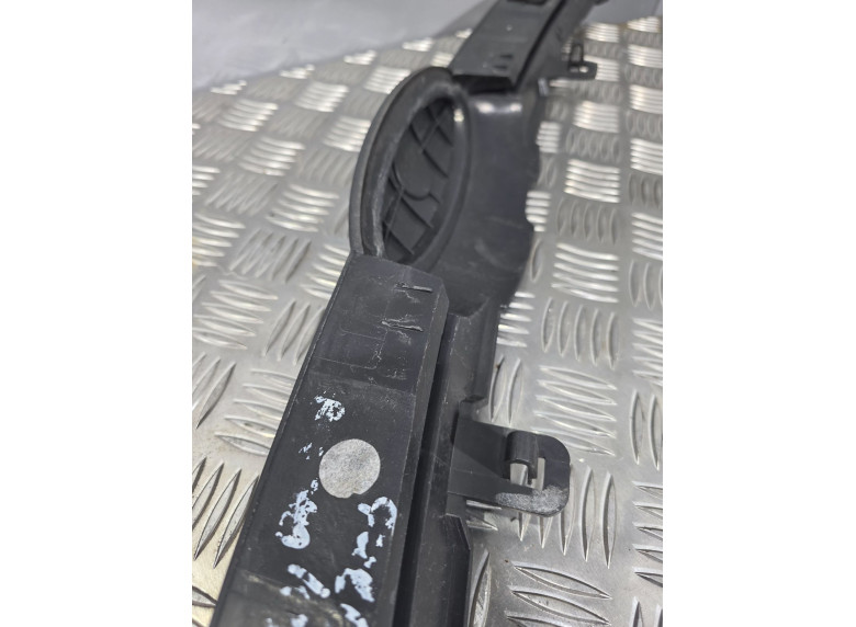 Решетка радиатора к Ford Fiesta, 2010г.