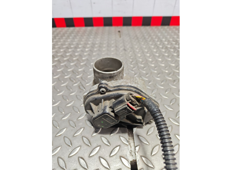 Заслонка дроссельная к Ford Focus, 2006г.