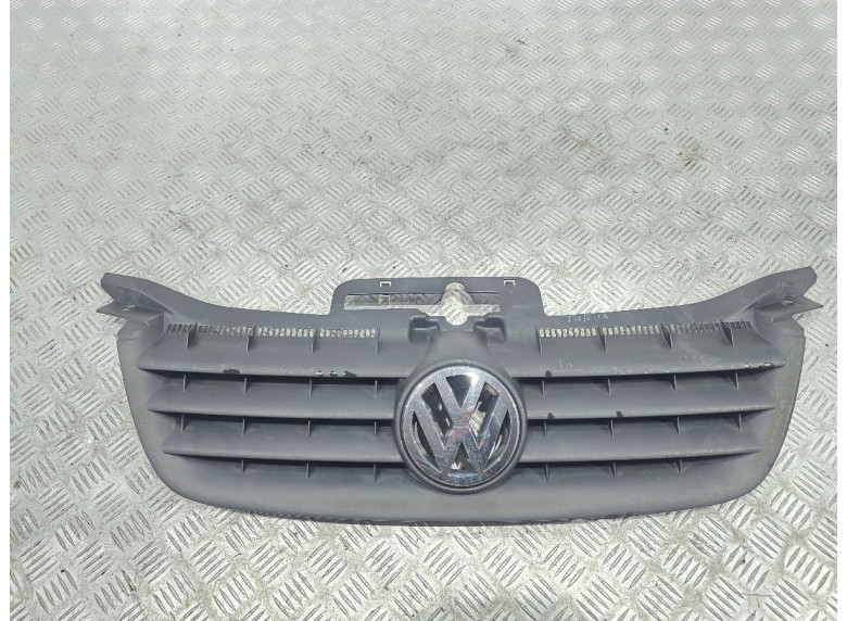 Решетка радиатора к Volkswagen Touran, 2005г.
