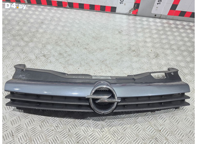 Решетка радиатора к Opel Astra 2005 г.