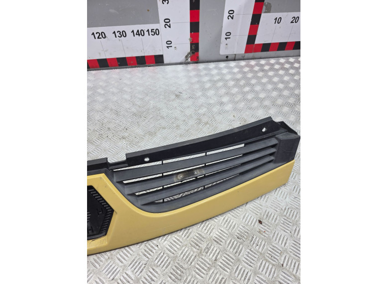 Решетка радиатора к Renault Master, 2007г.