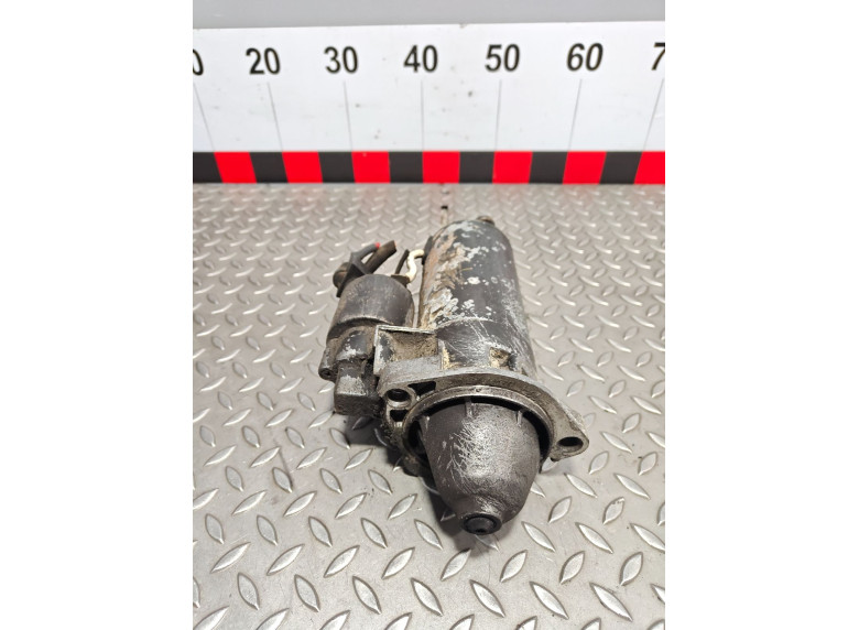 Стартер к Volkswagen Passat, 2000г.