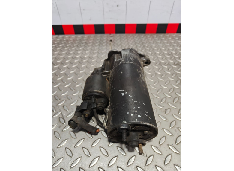 Стартер к Volkswagen Passat, 2000г.