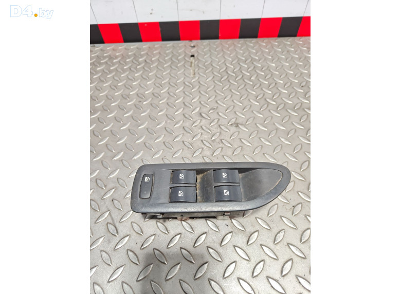 Блок управления стеклоподъемниками к Renault Laguna 2005 г.