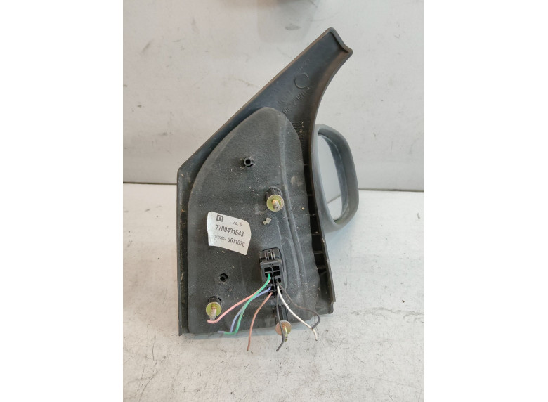 Зеркало наружное правое к Renault Scenic, 2002г.