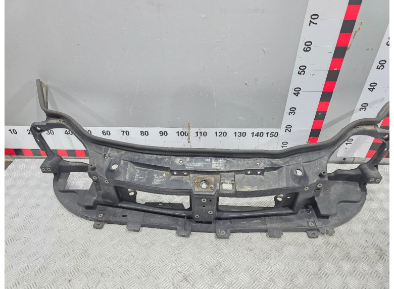 Передняя панель крепления облицовки (телевизор) к Opel Vivaro, 2004г.