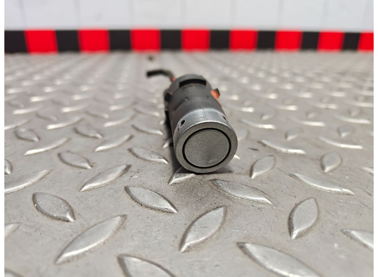 Датчик парктроника к Audi A6, 2006г.