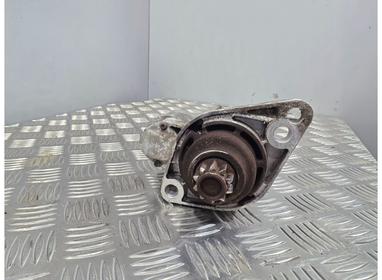 Стартер к Volkswagen Passat, 2010г.