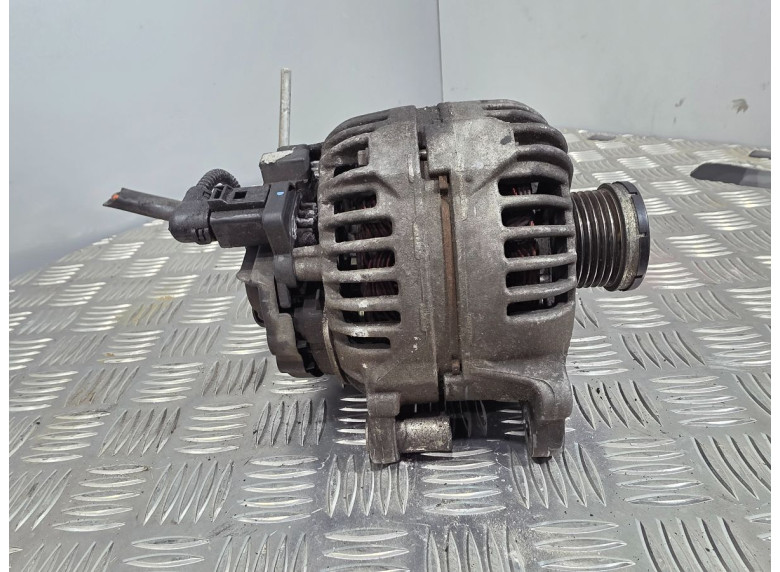 Генератор к Volkswagen Passat, 2010г.