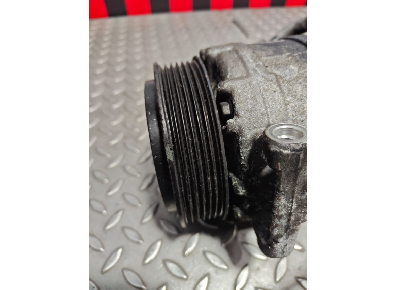 Компрессор кондиционера к Mercedes C W203, 2005г.