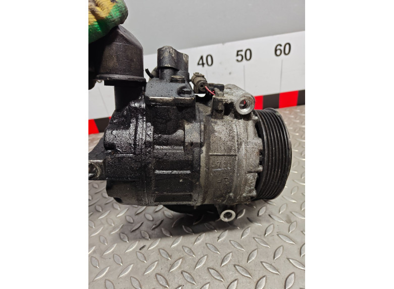 Компрессор кондиционера к Mercedes C W203, 2005г.