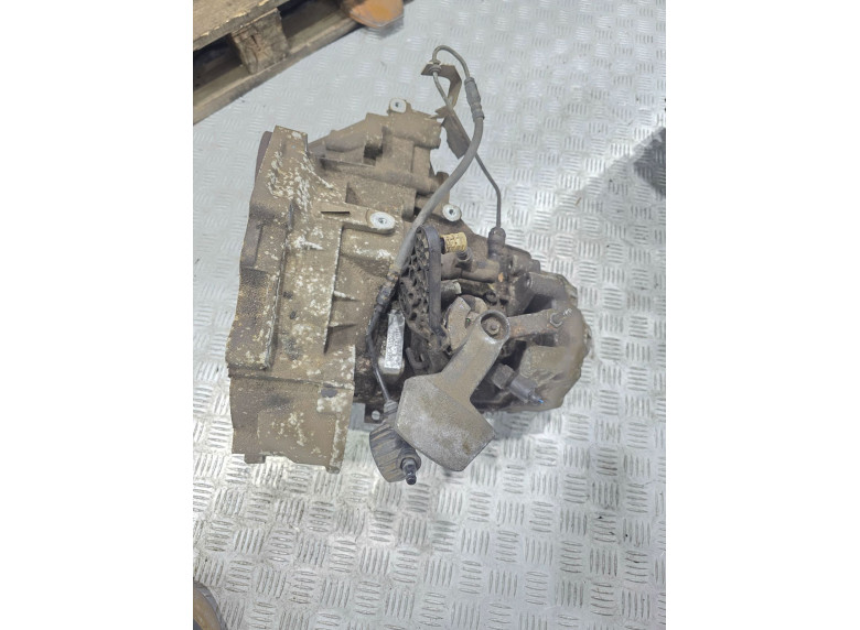 КПП механическая (МКПП) к Volkswagen Passat, 2010г.