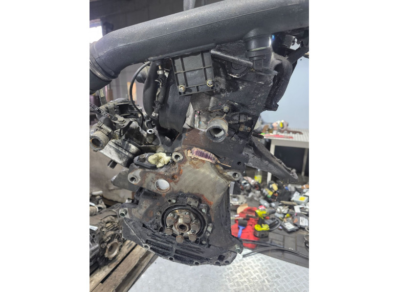 Двигатель к Audi A6, 1998г.