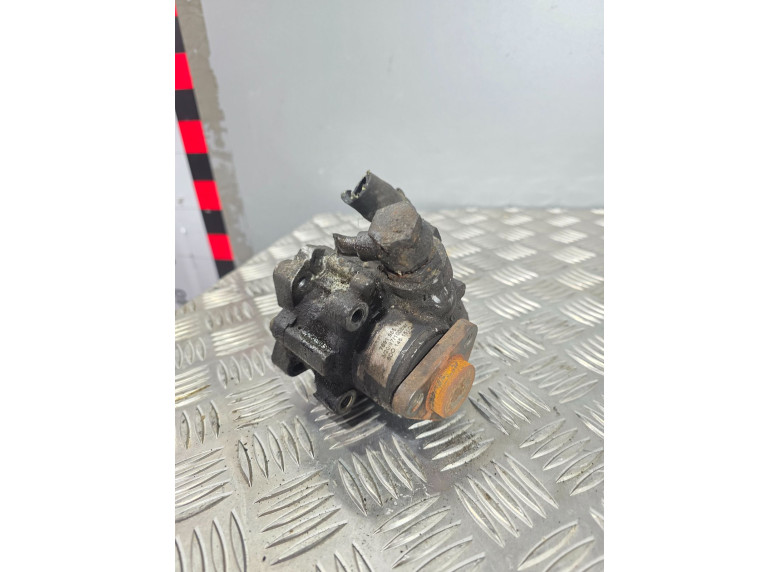 Насос гидроусилителя руля к Volkswagen Passat, 1998г.