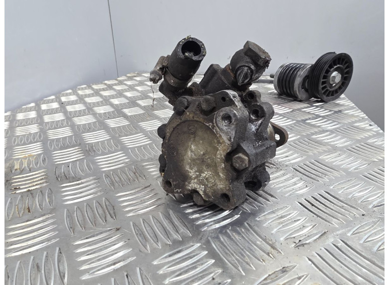 Насос гидроусилителя руля к Volkswagen Passat, 1998г.