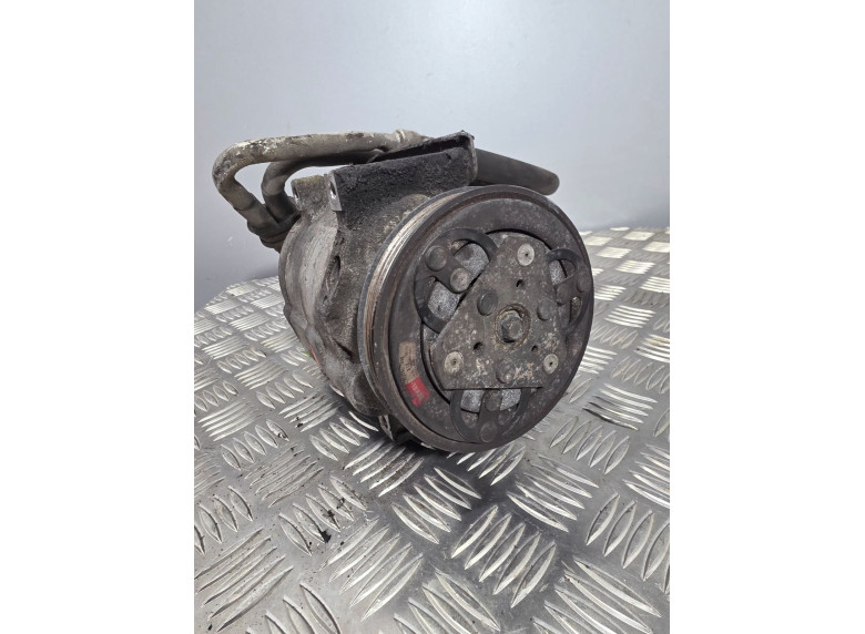 Компрессор кондиционера к Volkswagen Passat, 1998г.