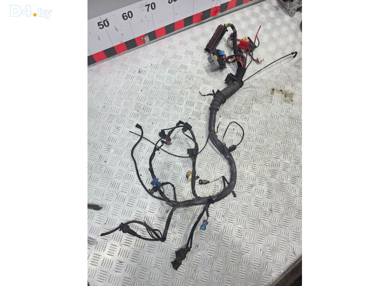 Проводка двигателя к Volkswagen Passat 1998 г.