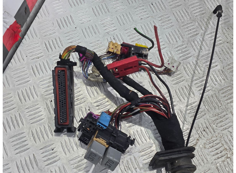 Проводка двигателя к Audi A4, 1998г.