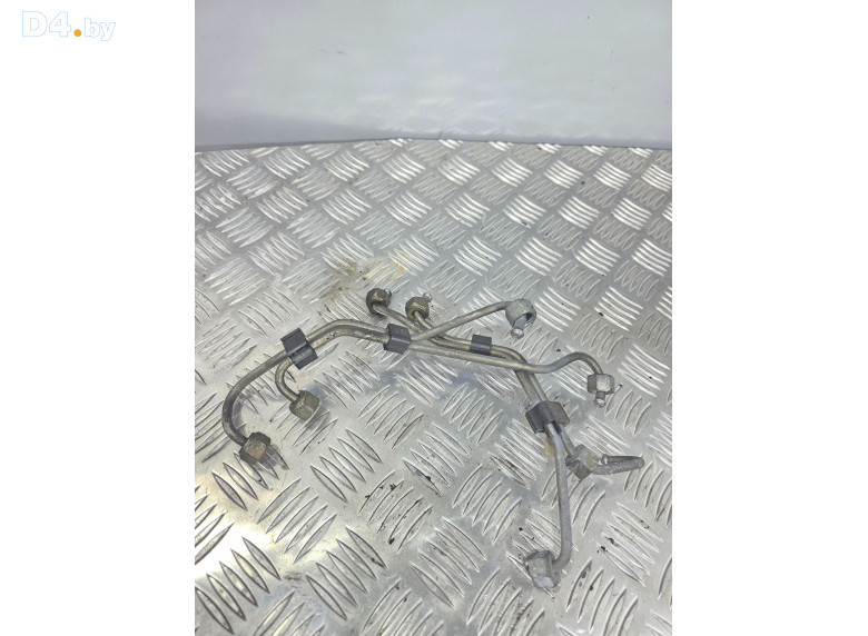 Трубка топливная к Volkswagen Passat 1998 г.