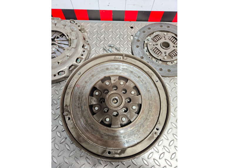 Комплект сцепления к Mercedes Vito W639, 2006г.