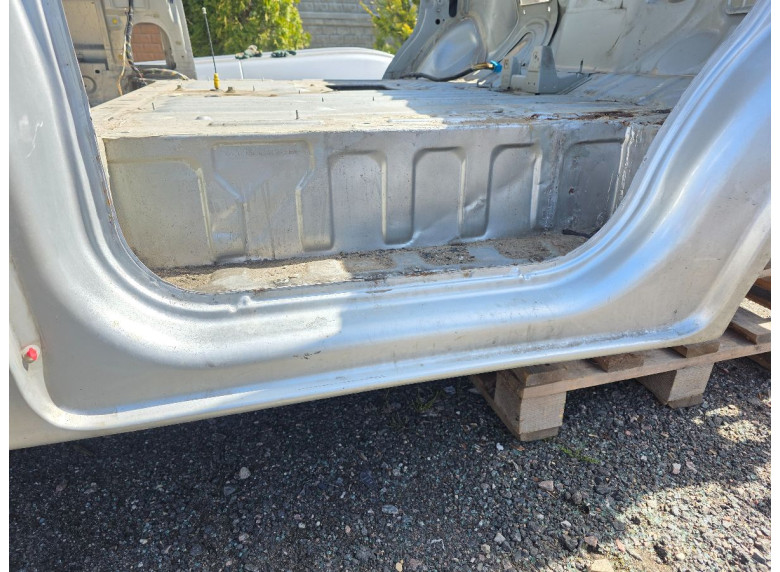 Порог правый к Opel Vivaro, 2004г.