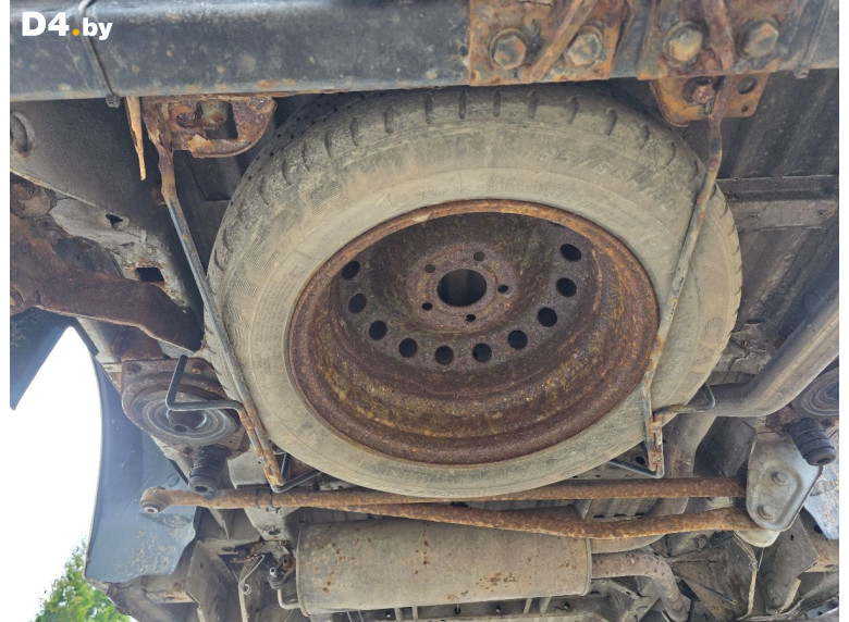 Крепление запаски к Opel Vivaro 2004 г.