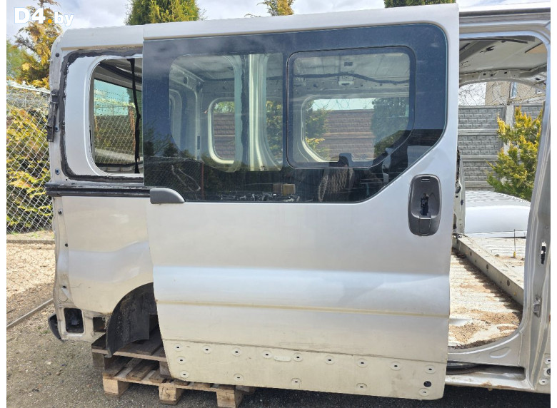 Дверь сдвижная правая к Opel Vivaro 2004 г.