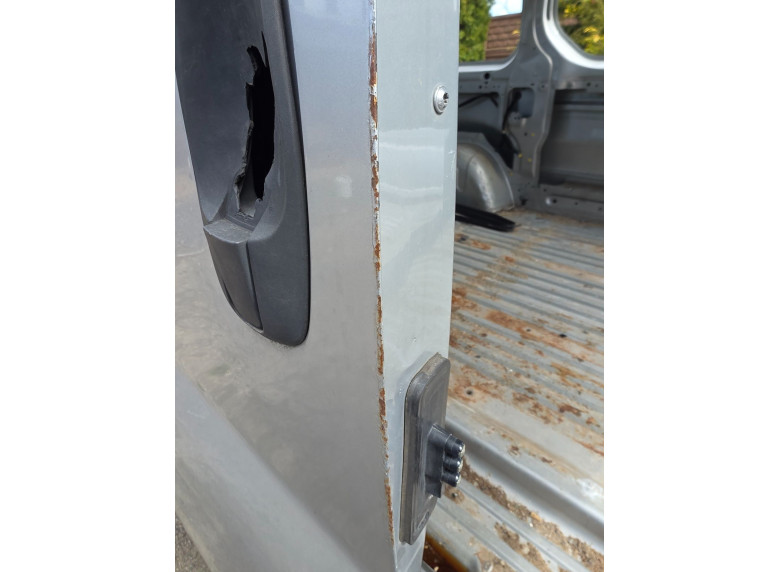 Дверь сдвижная правая к Renault Trafic, 2004г.