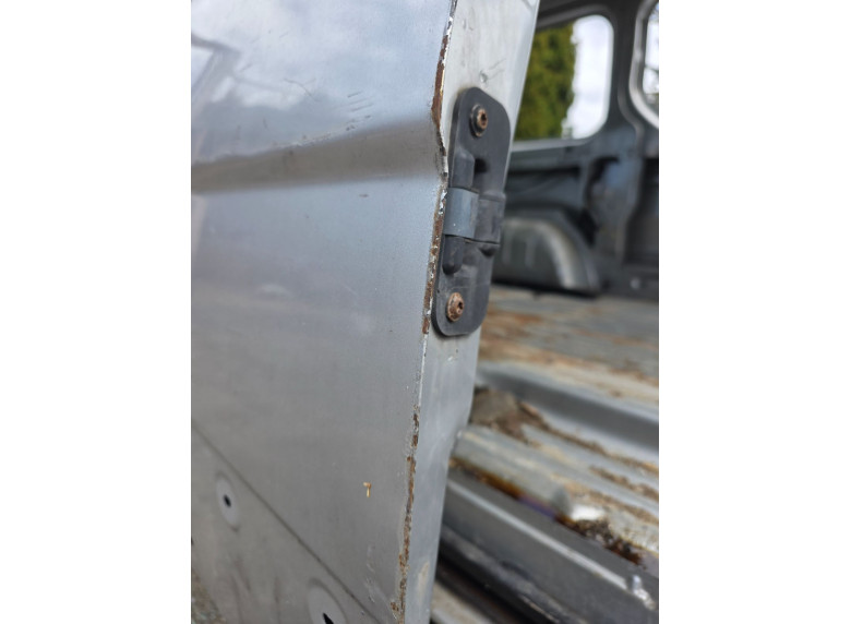 Дверь сдвижная правая к Renault Trafic, 2004г.