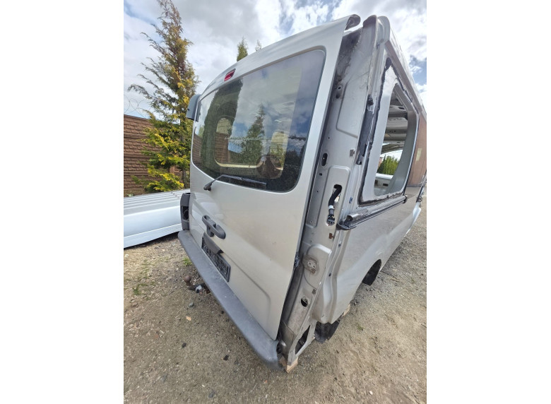 Крышка багажника (дверь 3-5) к Opel Vivaro, 2004г.