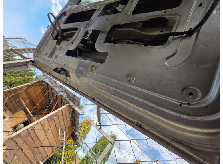 Крышка багажника (дверь 3-5) к Opel Vivaro, 2004г.