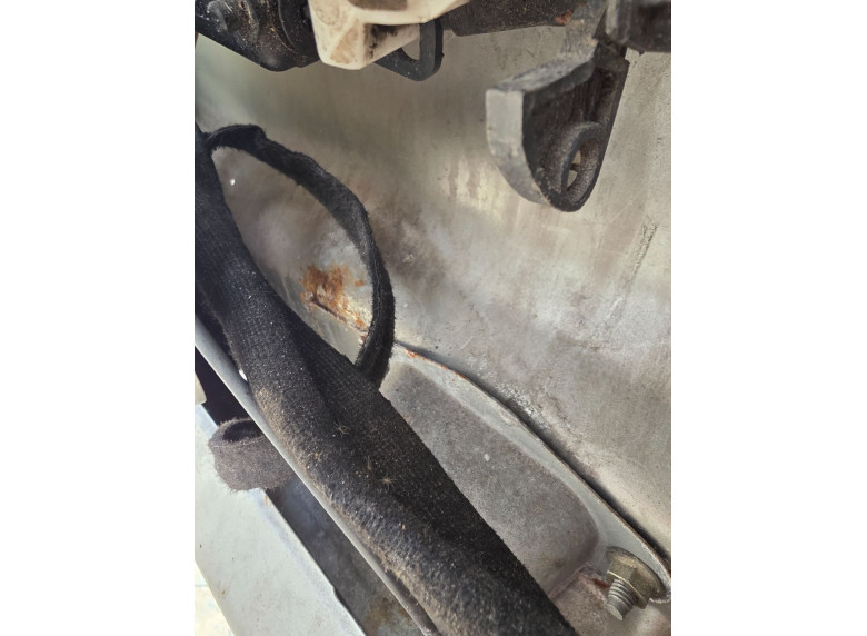 Крышка багажника (дверь 3-5) к Opel Vivaro, 2004г.