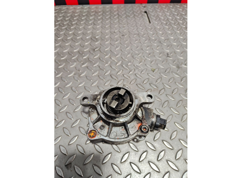 Насос вакуумный к Renault Laguna, 2003г.