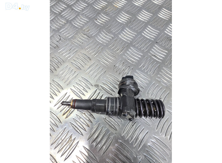 Форсунка к Volkswagen Golf 2005 г.