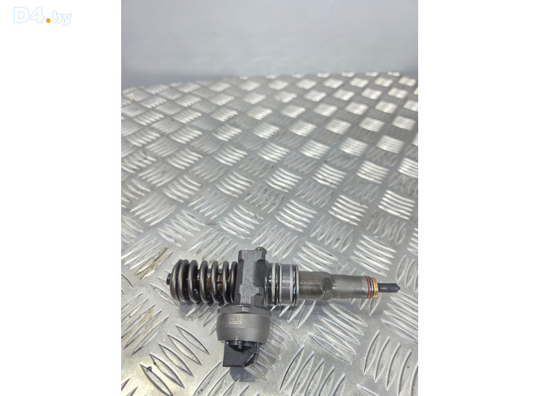 Форсунка к Volkswagen Golf 2005 г.