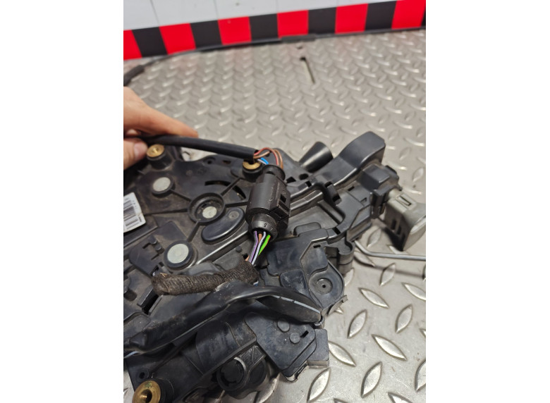 Замок двери сдвижной к Volkswagen Transporter, 2010г.